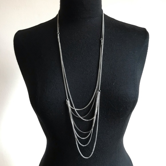 Jewelry - ❤️❤️Layered Necklace (Taking Offers!)